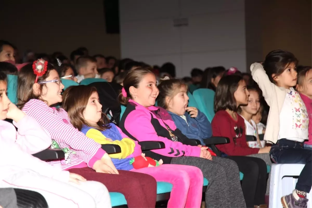 Bozüyük\'te Çocuklar Karıncaların Dünyasına Sihirli Bir Yolculuk Yaptı