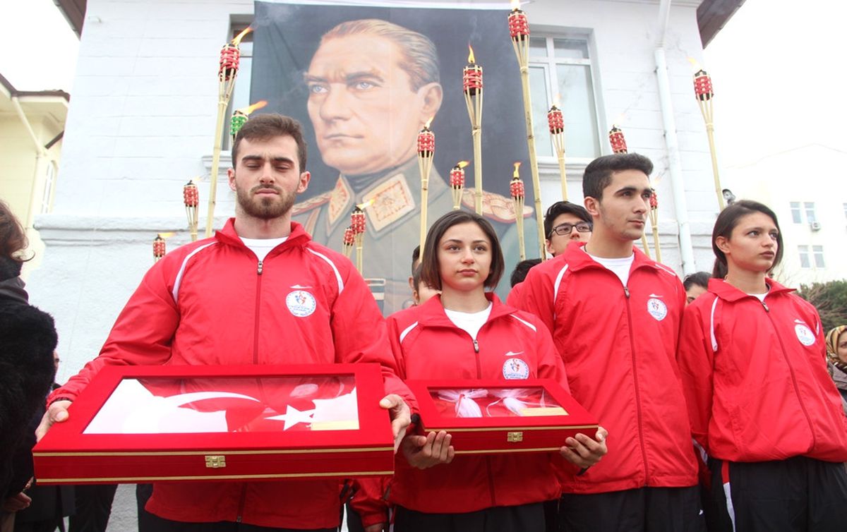 Çanakkale\'ye Yola Çıktı