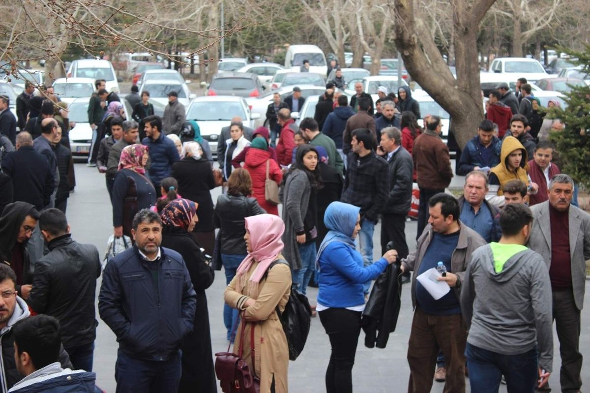 Dha Ankara - Geç Kaldıkları Gerekçesiyle Sınava Alınmayan Öğrenciler, Görevliler ile Tartıştı