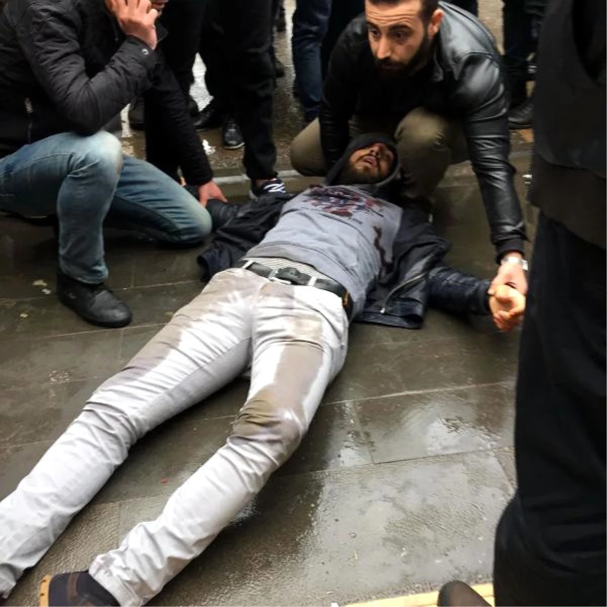 Diyarbakır\'da Silahlı Kavga: 1 Ölü 3 Yaralı