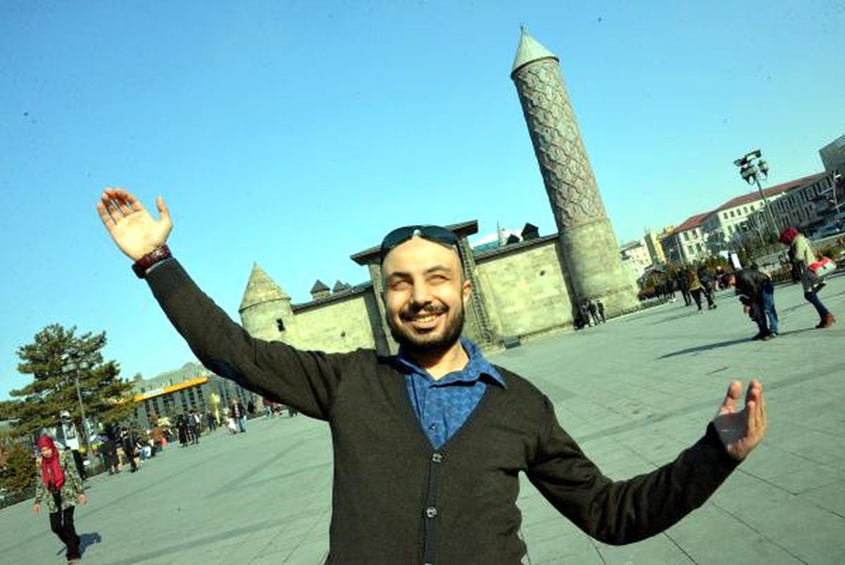 Görme Engelli Mücahit, Engellilerin Sesi Oldu