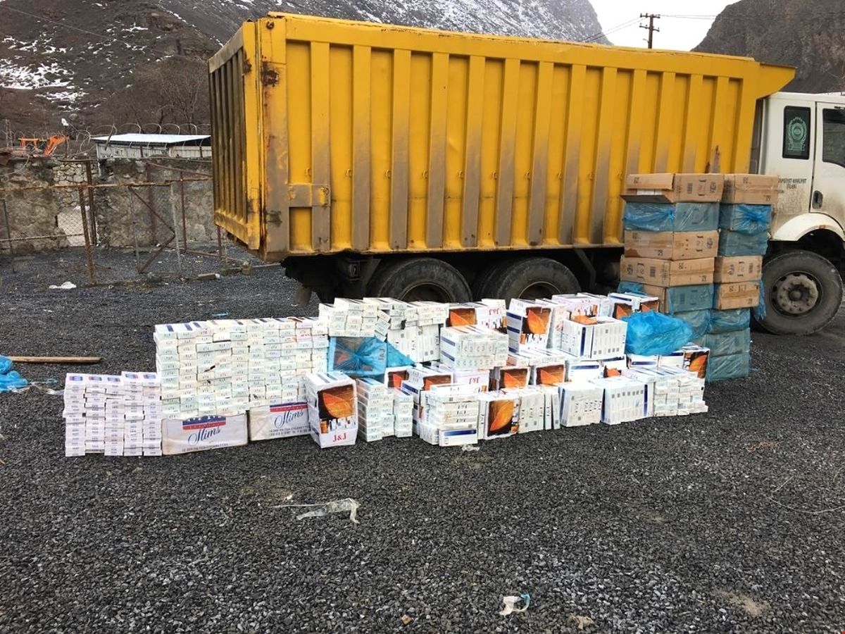 Hakkari\'de 17 Bin 960 Paket Kaçak Sigara Ele Geçirildi