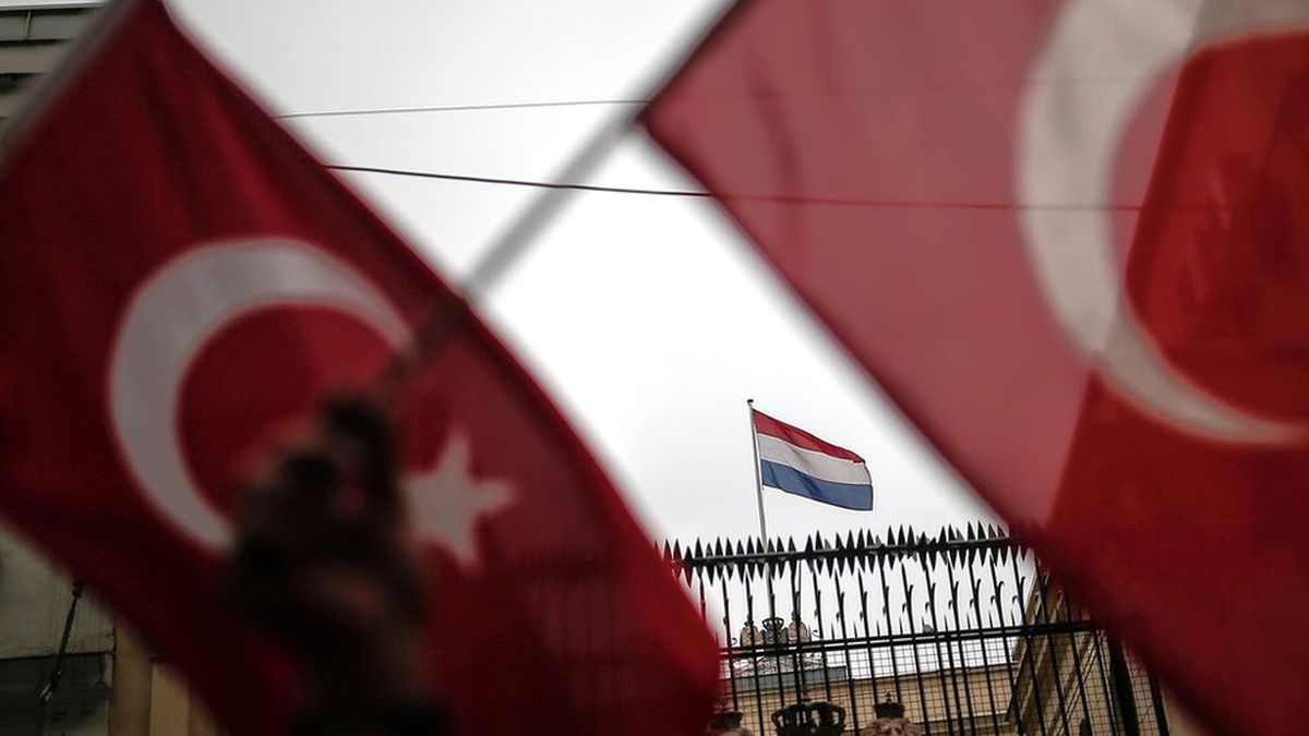 Hollanda Hükümeti, Türkiye\'nin Özür Talebini Reddetti