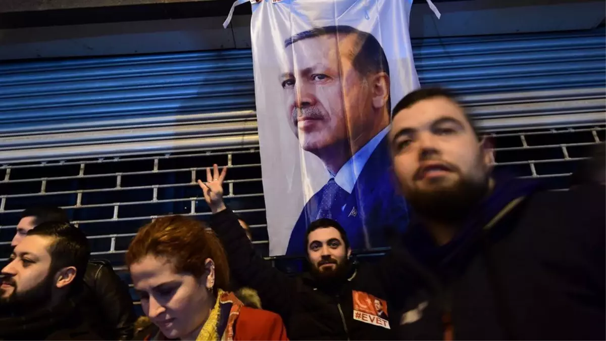 Hollanda ile Kriz İngiliz Basınında: Kazananlar Wilders ve Erdoğan