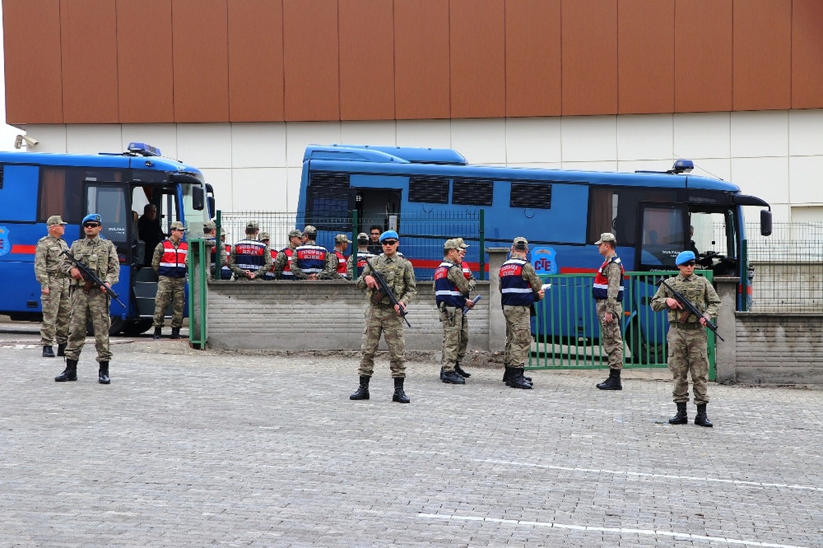 İstanbul Valiliği\'ni İşgal Davasında Sanıklar Hakim Karşısına Çıktı