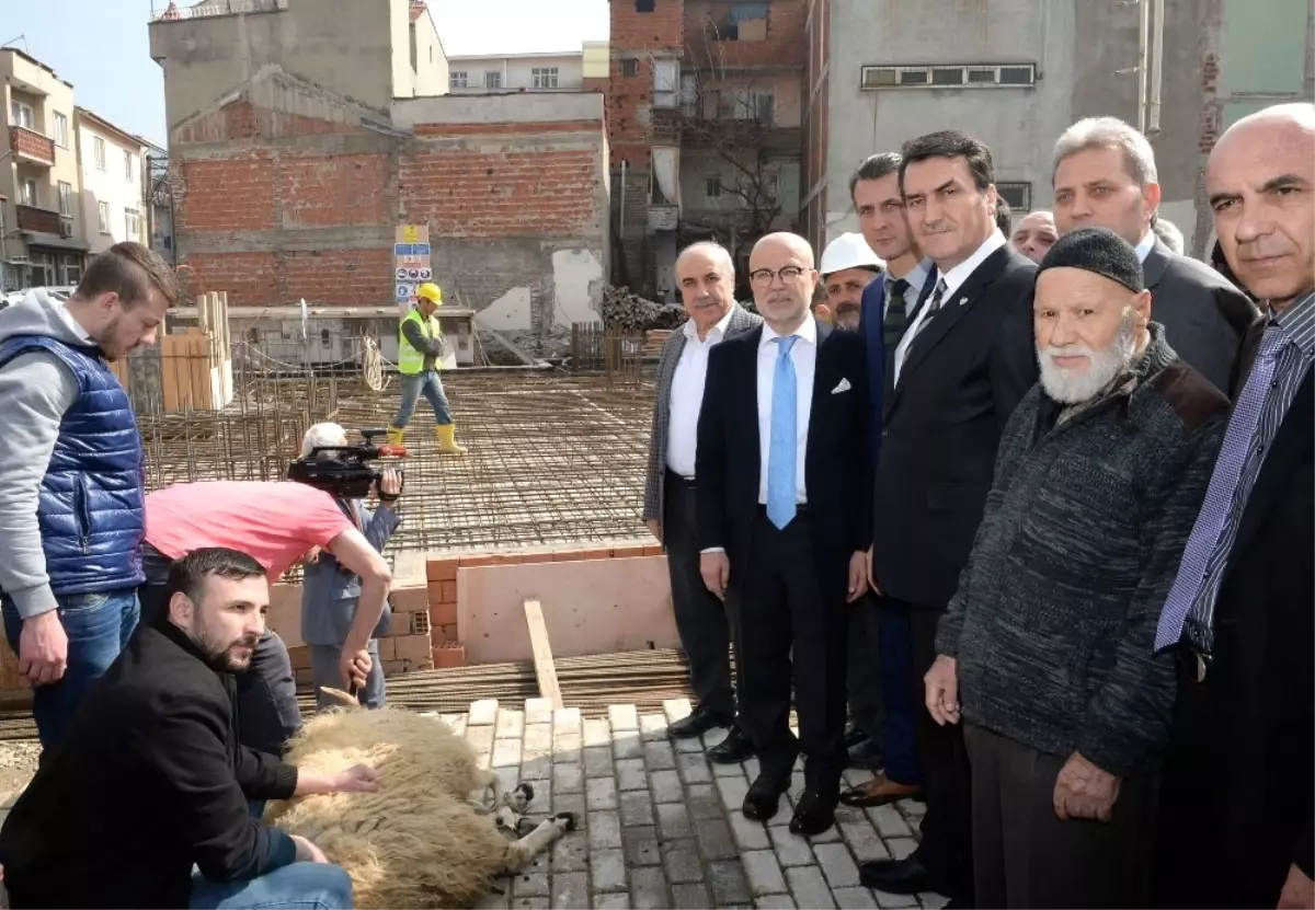 Kemerçeşme Yeni Camiye Kavuşuyor