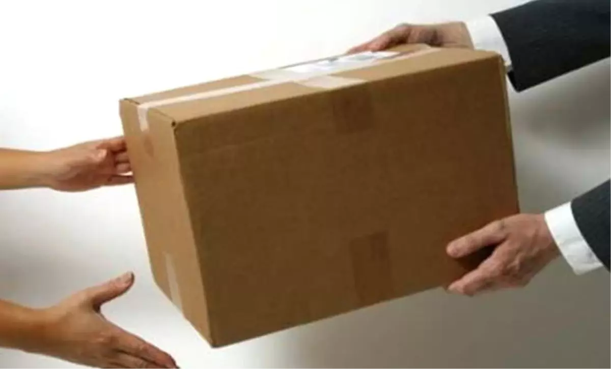 Kuryenin Bıraktığı Paketten Cinsel İlişki Oyuncağı Çıktı!