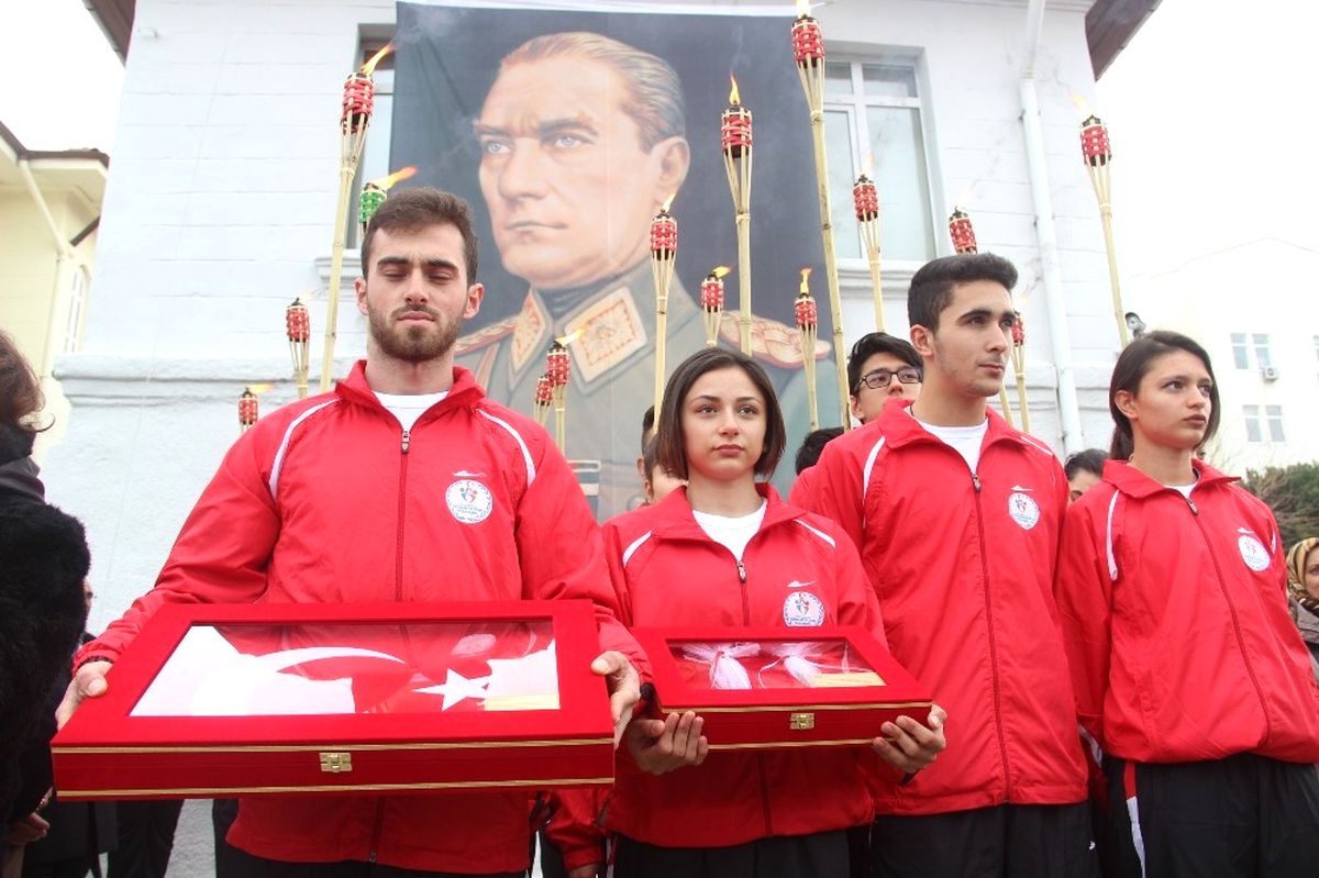 Kutsal Emanetler Yola Çıktı