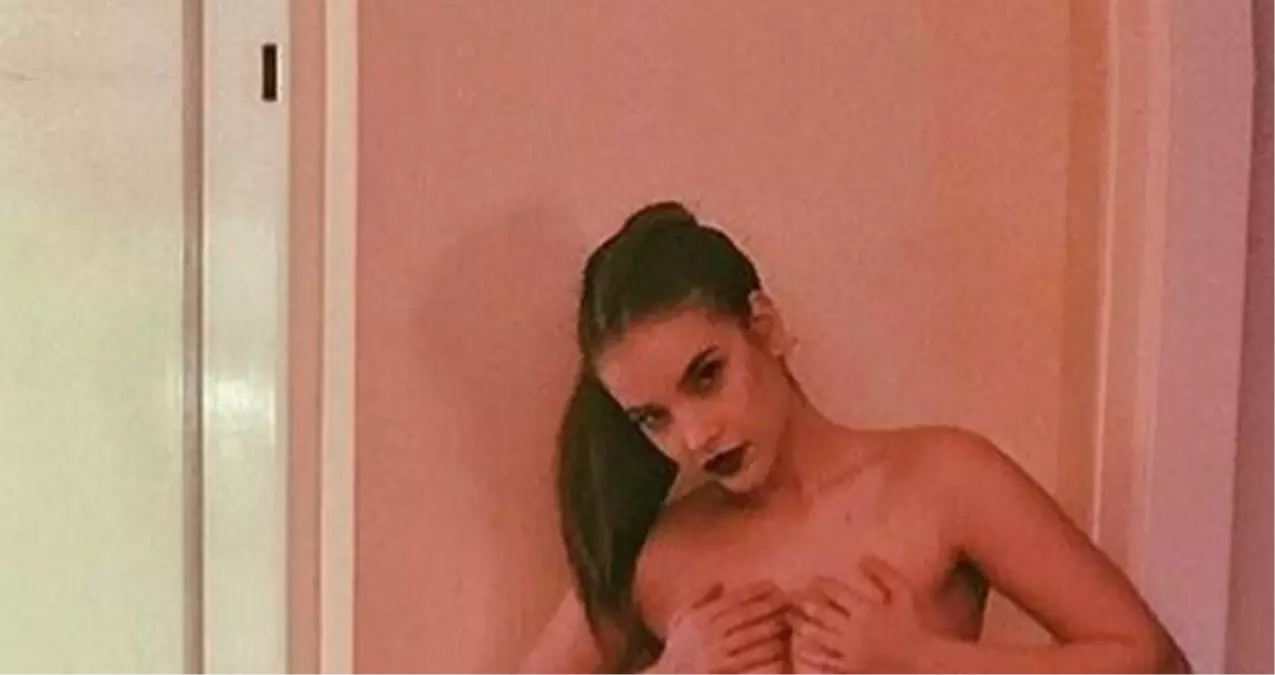 Macaristanlı Genç Manken Barbara Palvin Çıplak Poz Verdi