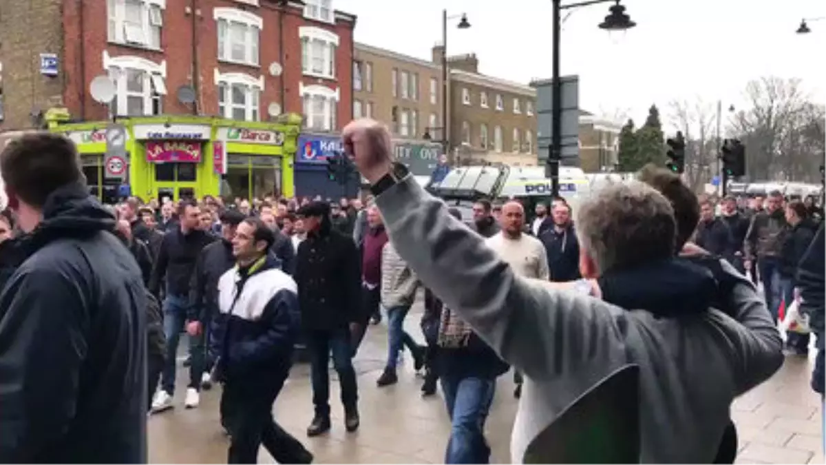 Millwall Taraftarlarına Tottenham Yumruğu!