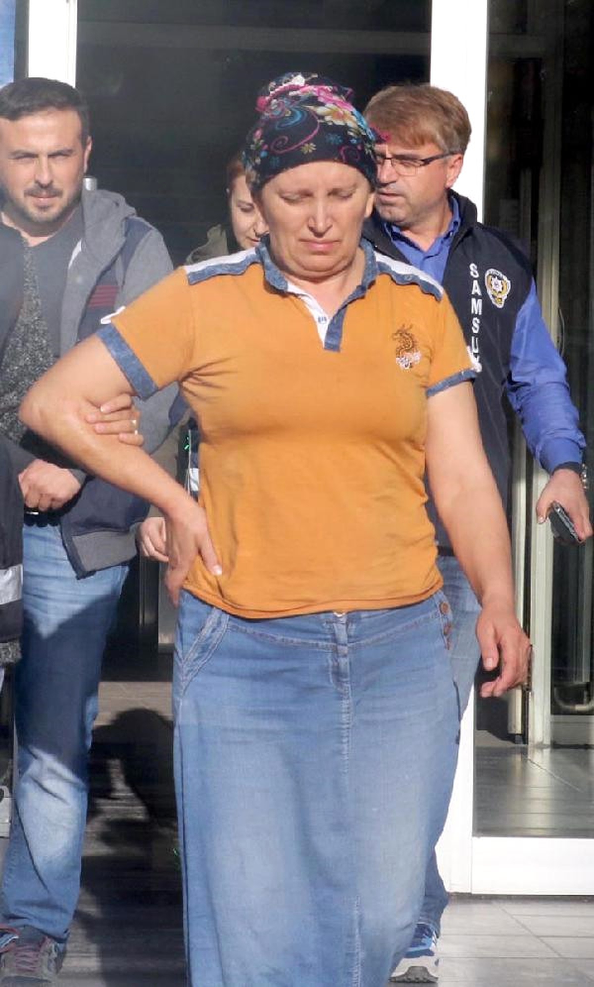 Şantajla, Market Sahibinden 33 Bin 500 Lira Aldılar