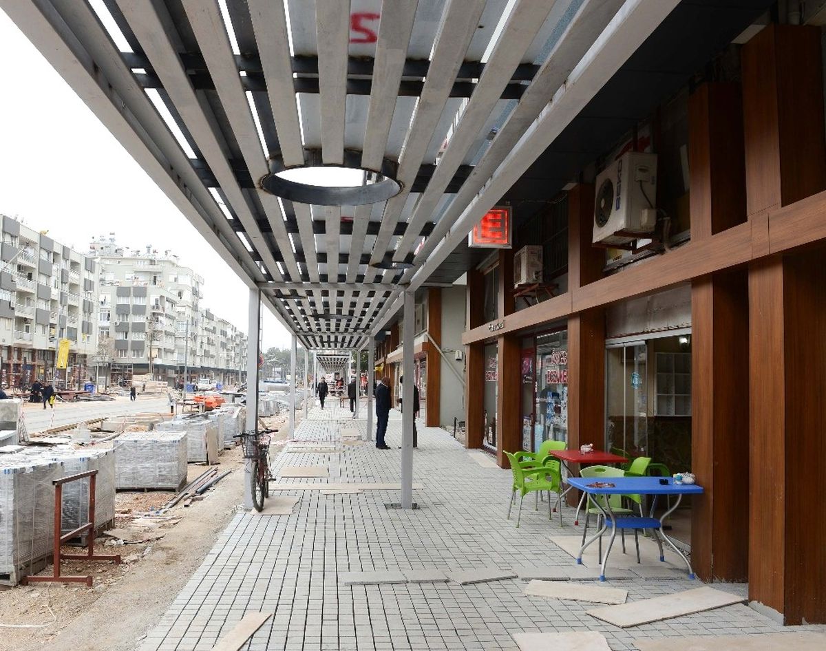 Şarampol Caddesi\'ndeki Çalışmalar Sürüyor
