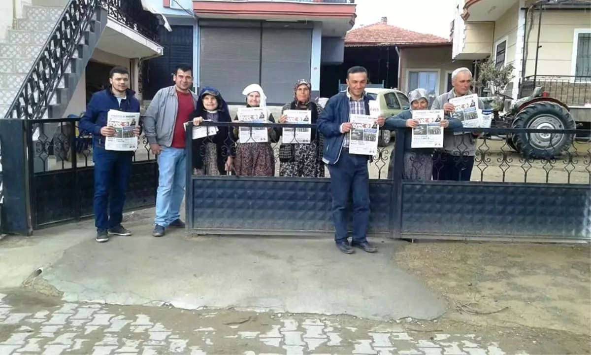 Sarıgöllü Ak Gençler "Evet" Gazetesi Dağıttı