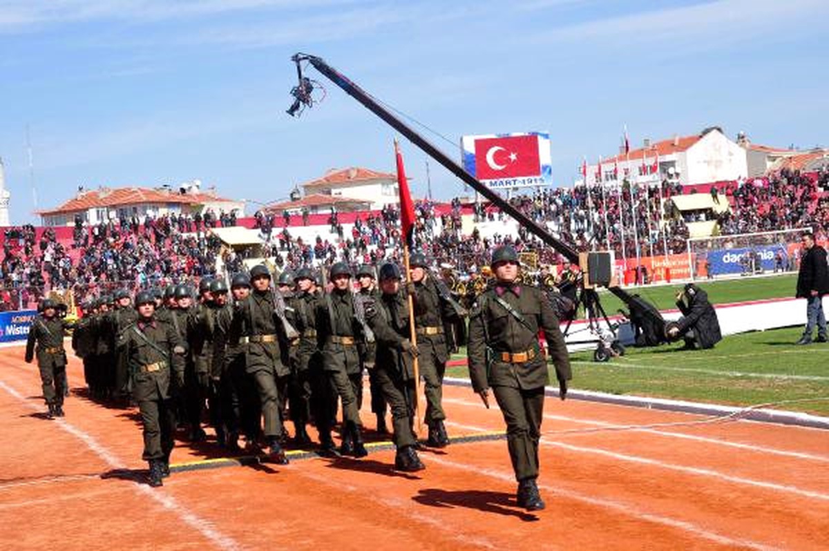 Şehitleri Anma Günü ve Çanakkale Deniz Zaferi\'nin 102. Yılı