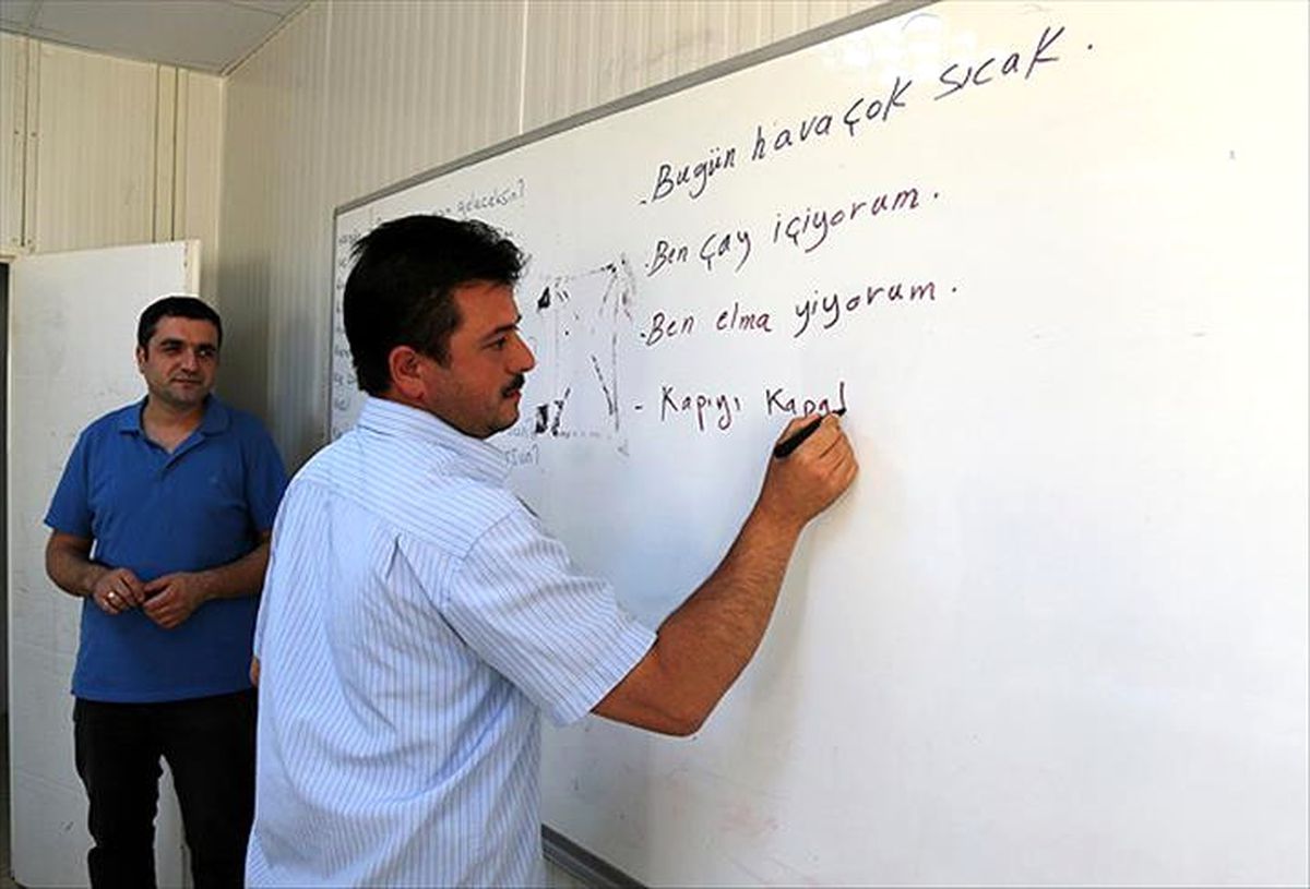 Sığınmacılar Türkçe Öğrenerek Topluma Adapte Oluyor