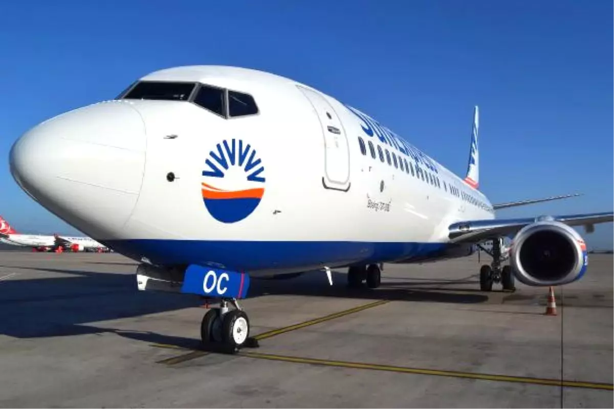 Sunexpress 2017\'nin İlk Uçağını Teslim Aldı