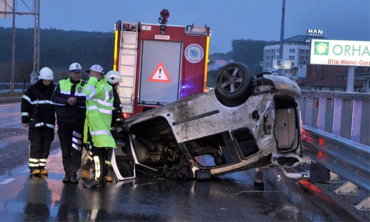 Tekirdağ\'da Hafif Ticari Araç Takla Attı: 6 Yaralı