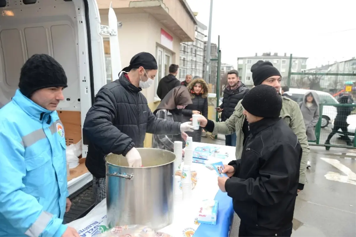 Tuzla Belediyesi\'nden Ygs Adaylarına Çorba İkramı