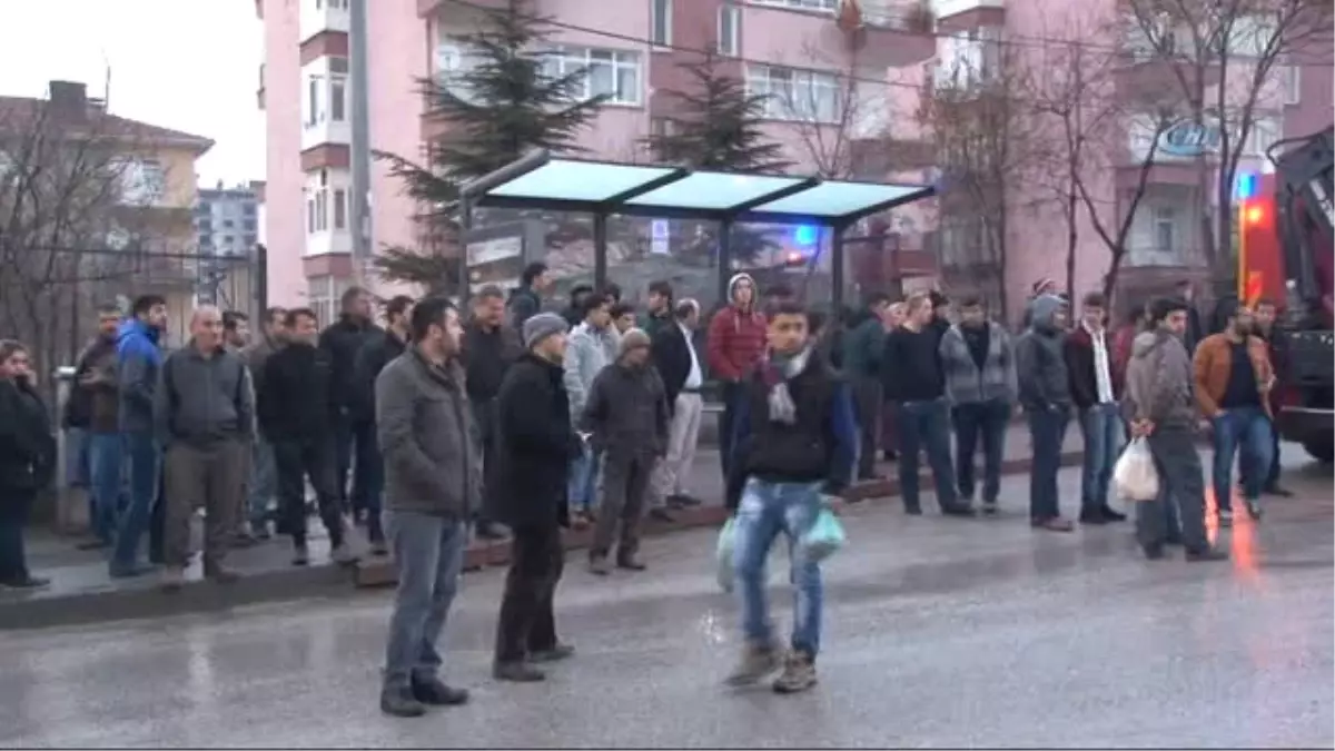 Yaşlı Çiftin Üzerine Beton Kanalizasyon Borusu Düştü: 1 Ölü, 1 Yaralı