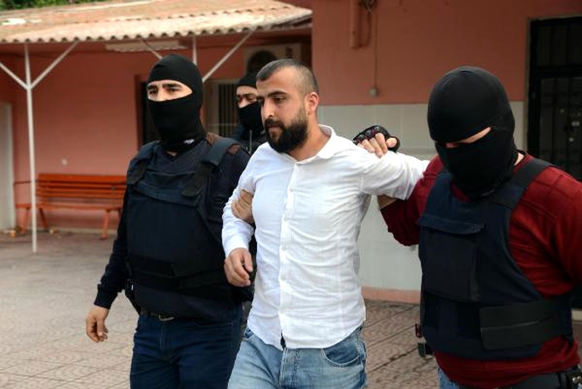 Adana\'da Polise Molotofkokteyli Atan Zanlı Yakalandı