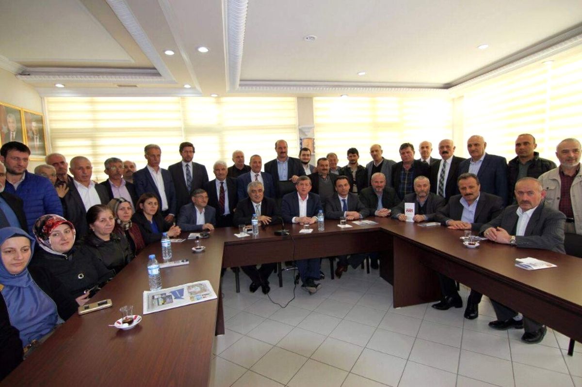 AK Parti İl Başkanı Revi, Maçka İlçe Başkanlığı\'nda Konuştu