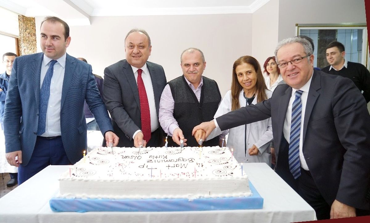 Anadolu Hastanesi\'nde 14 Mart Tıp Bayramı Kutlandı