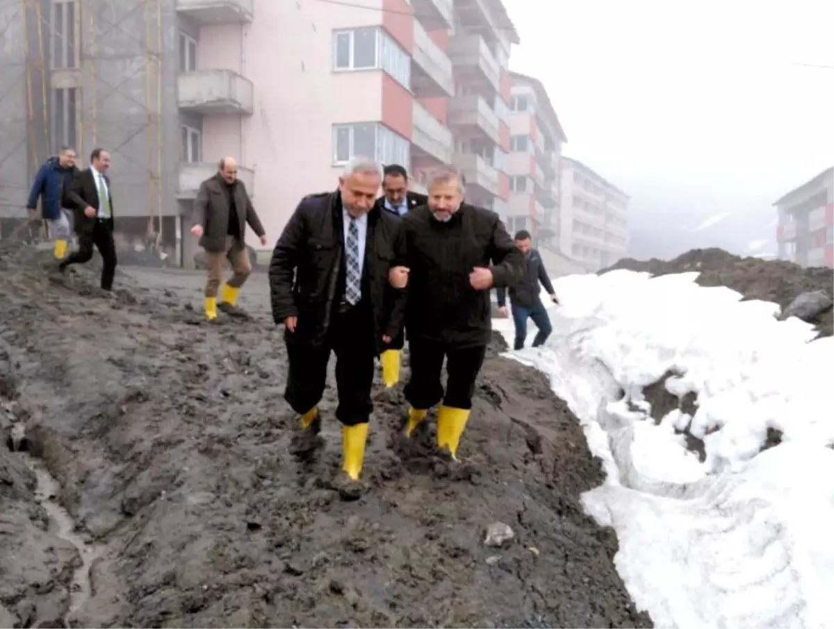 Ankara\'dan Gelen Heyet, Zeynel Bey Yerleşkesinde İncelemelerde Bulundu