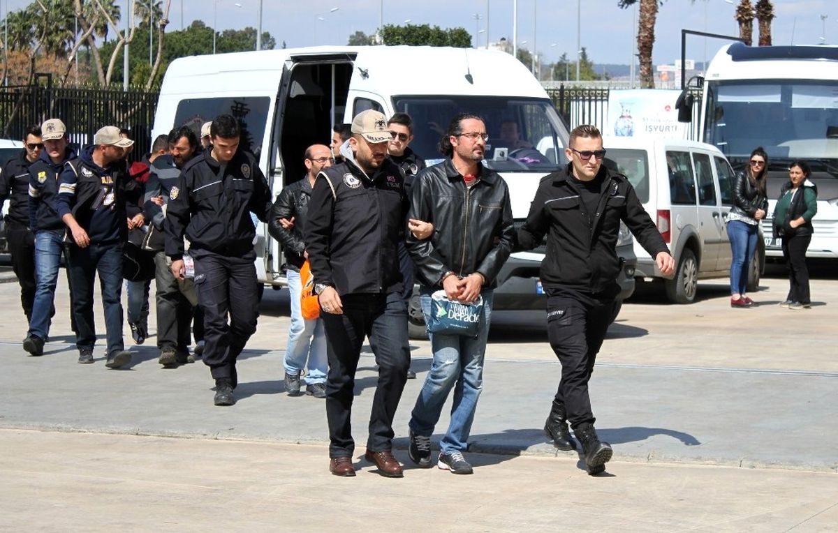 Antalya\'da Dhkp/c Operasyonu: 4 Gözaltı
