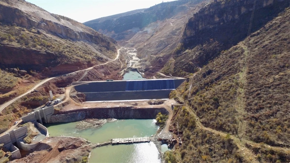 Bakan Eroğlu: "Gap\'ın Kilit Tesisi Silvan Barajı\'nın Yüzde 70\'ini Tamamladık"