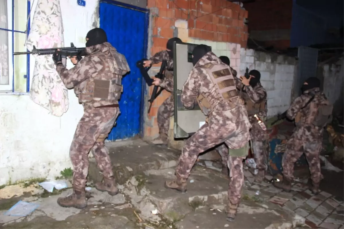 Balıkesir\'de Uyuşturucu Satıcılarına Nefes Kesen Şafak Operasyonu