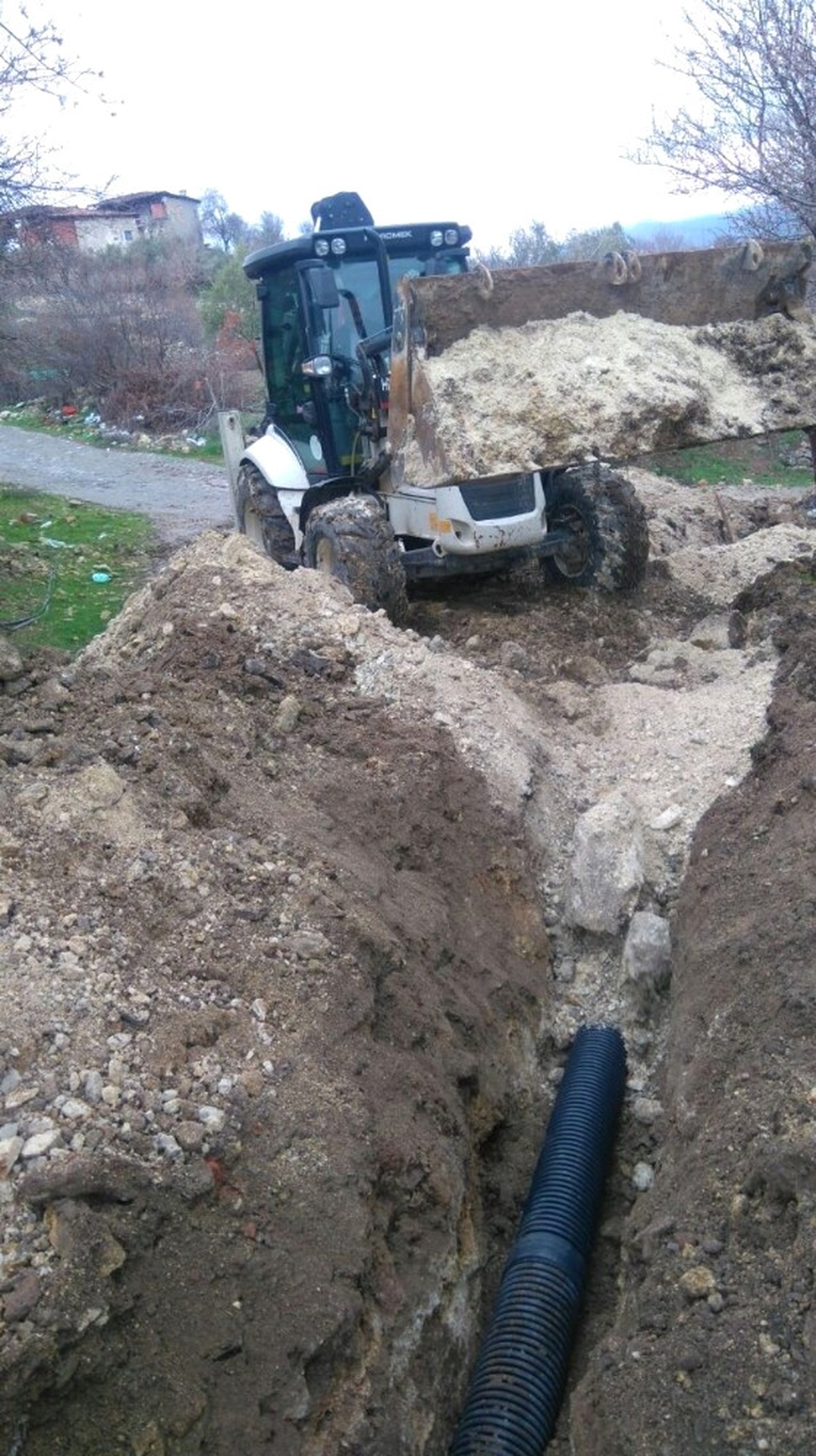 Bir Mahalle Daha Kanalizasyonla Tanıştı