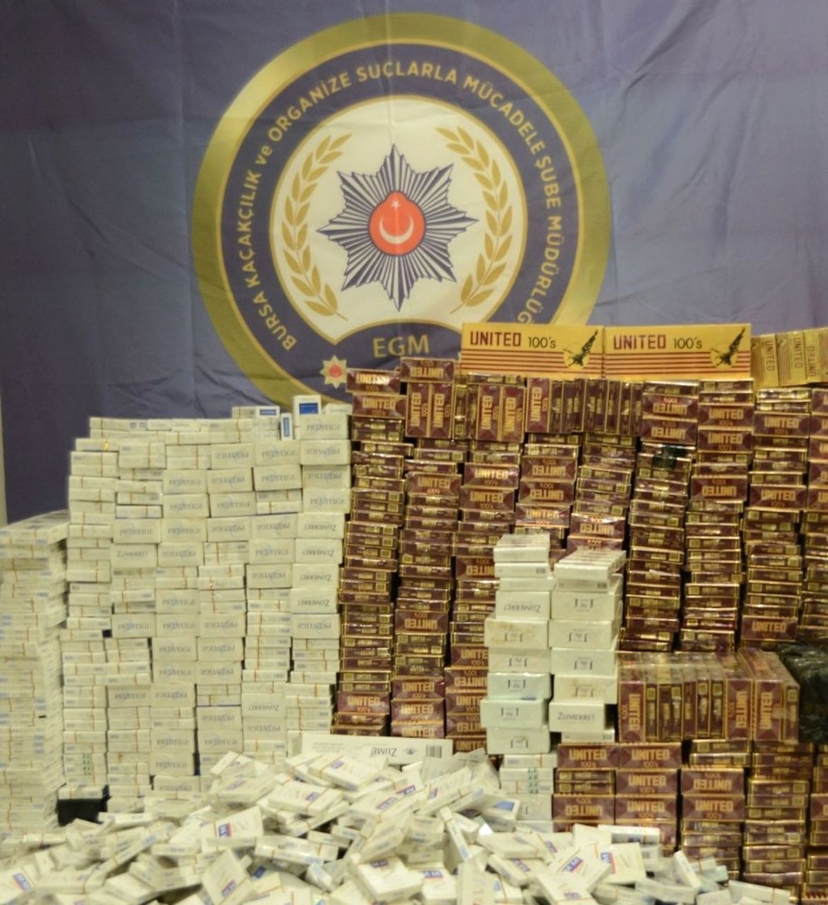 Bursa\'da 9 Bin 250 Paket Kaçak Sigara Ele Geçirildi