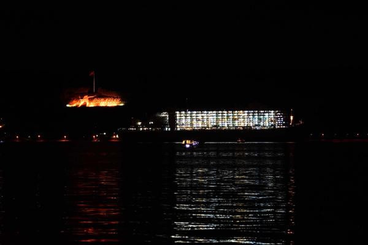 Çanakkale Boğazı\'ndan Geçen Gemi Makine Arızası Yaptı (2)