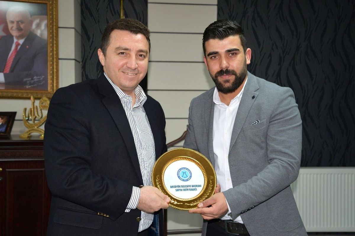 Dodurgalılar Derneğinin Yeni Yöneticileri Başkan Bakıcı\'yı Ziyaret Etti