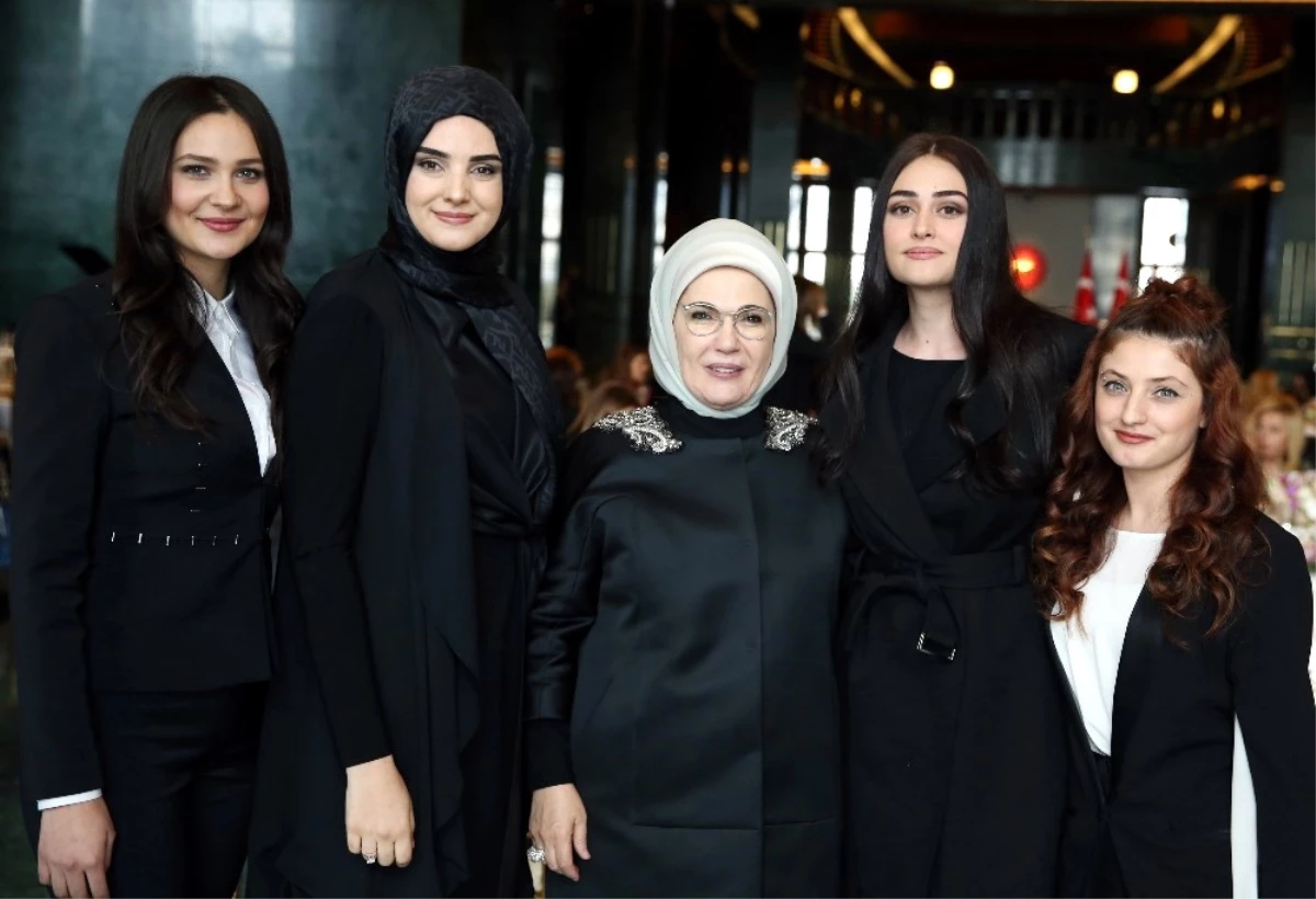 Emine Erdoğan, Türkiye\'nin Tanınmış İşkadınları, Kadın Sanatçı ve Sporcularıyla Biraraya Geldi