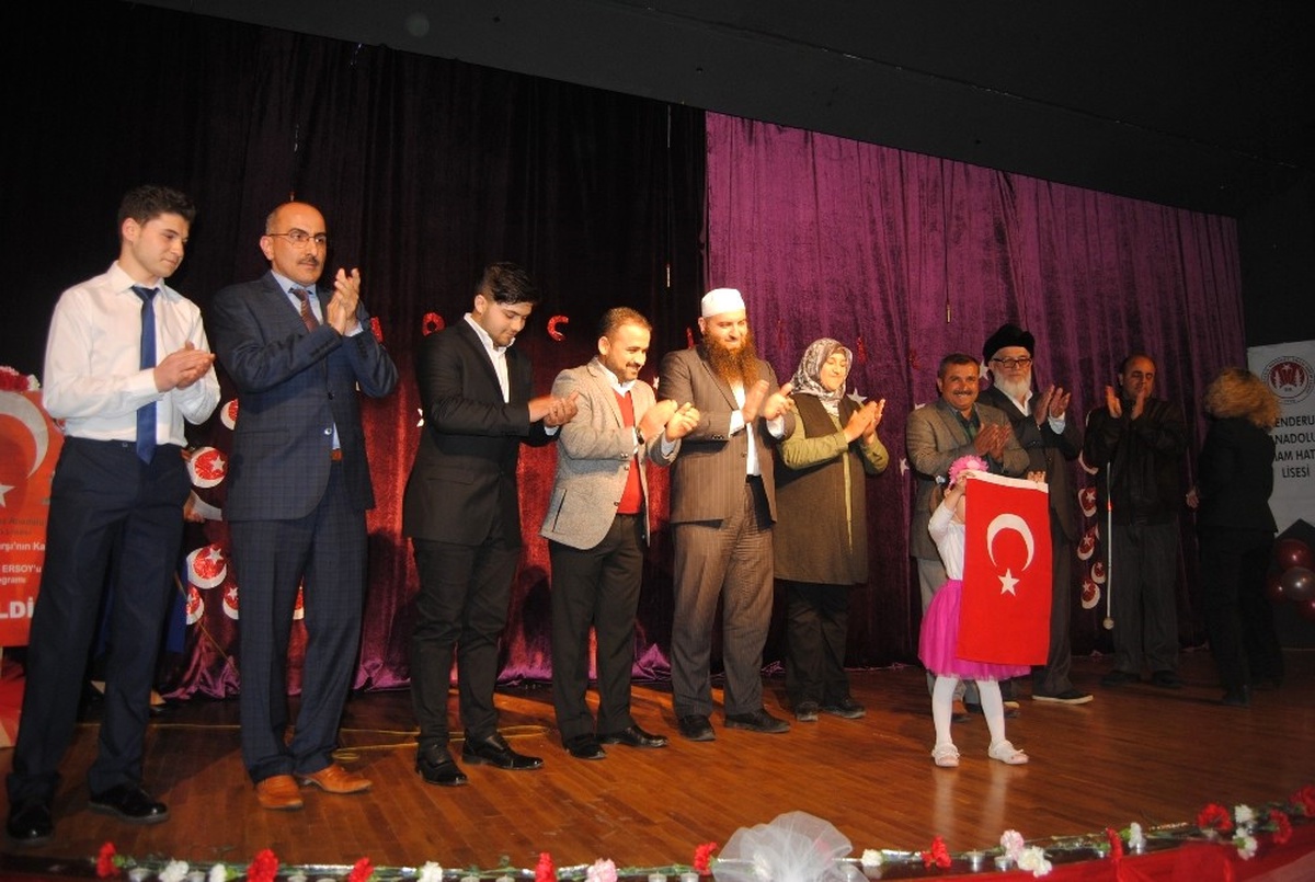 Esnaf da Etkinlikte İstiklal Marşı\'nı Okudu