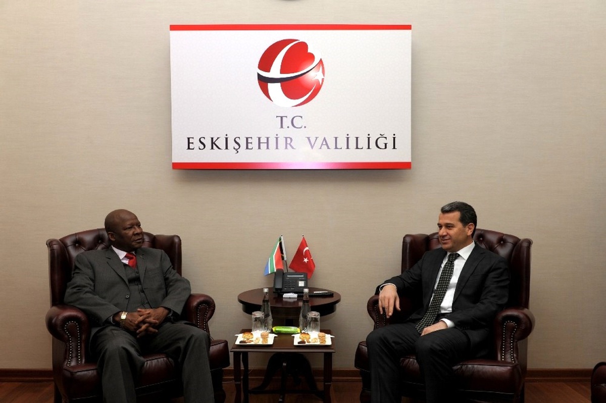 Güney Afrika Cumhuriyeti Ankara Büyükelçisi Malefane, Vali Çelik\'i Ziyaret Etti