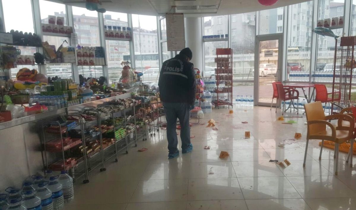 Hastane Kantininde Kavga: 5 Yaralı