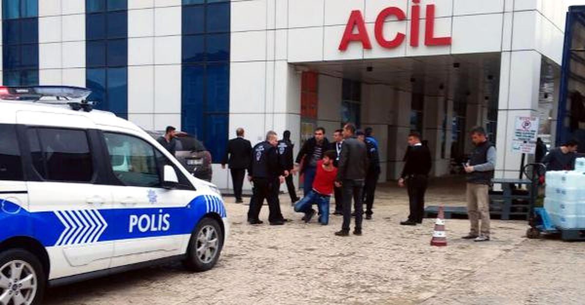 Hastanede Bıçaklı Kavga: 4 Yaralı