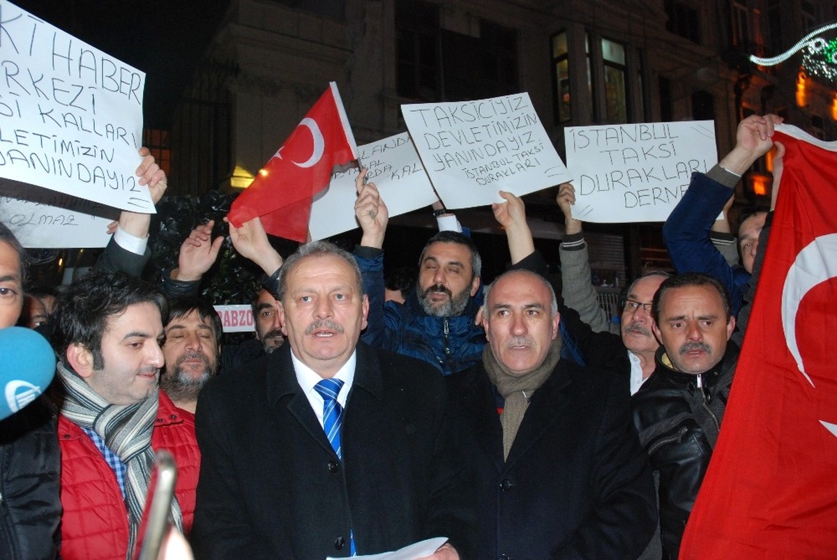 İstanbul Taksi Durakları Derneğinden \'Hollanda\' Protestosu