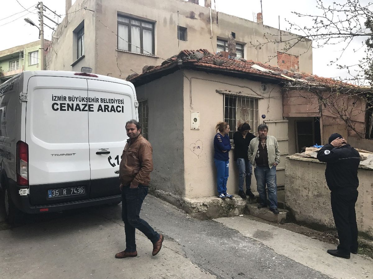 Izmir\'de Karbonmonoksit Zehirlenmesi: 1 Ölü