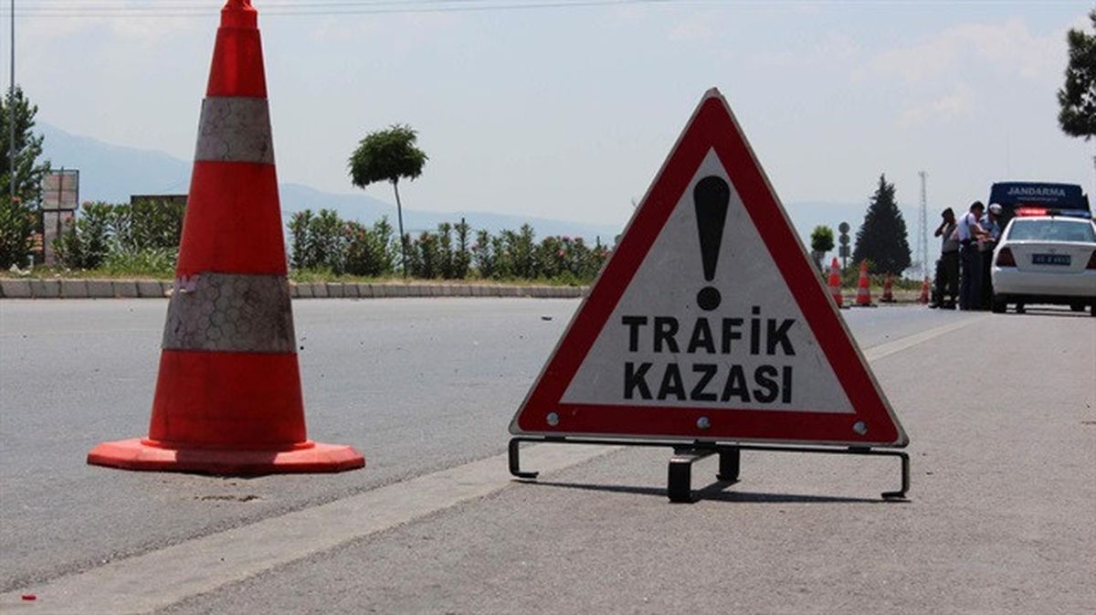 İzmir\'de Trafik Kazaları: 2 Ölü