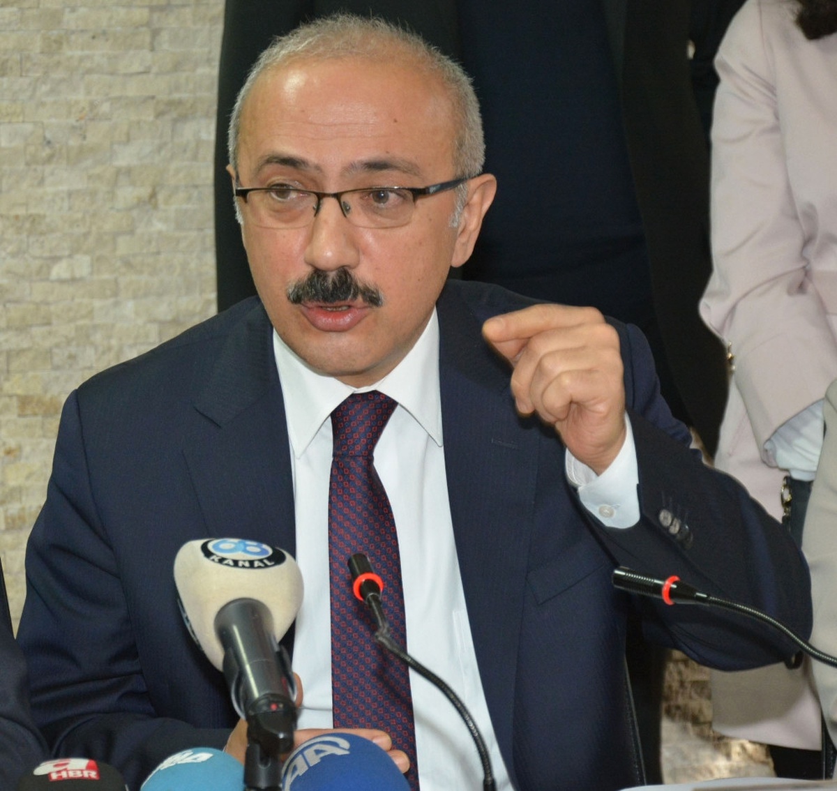 Kalkınma Bakanı Elvan Mersin\'de Açıklaması