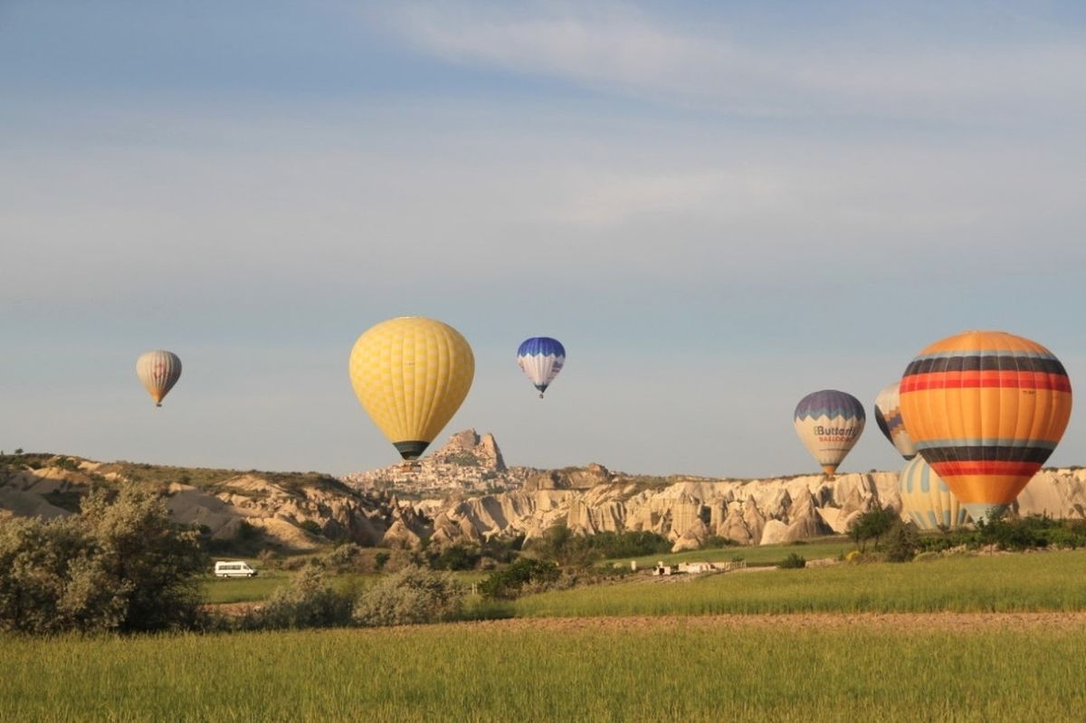 Kapadokya\'da Balonlar Sert Iniş Yaptı: Yaralılar Var