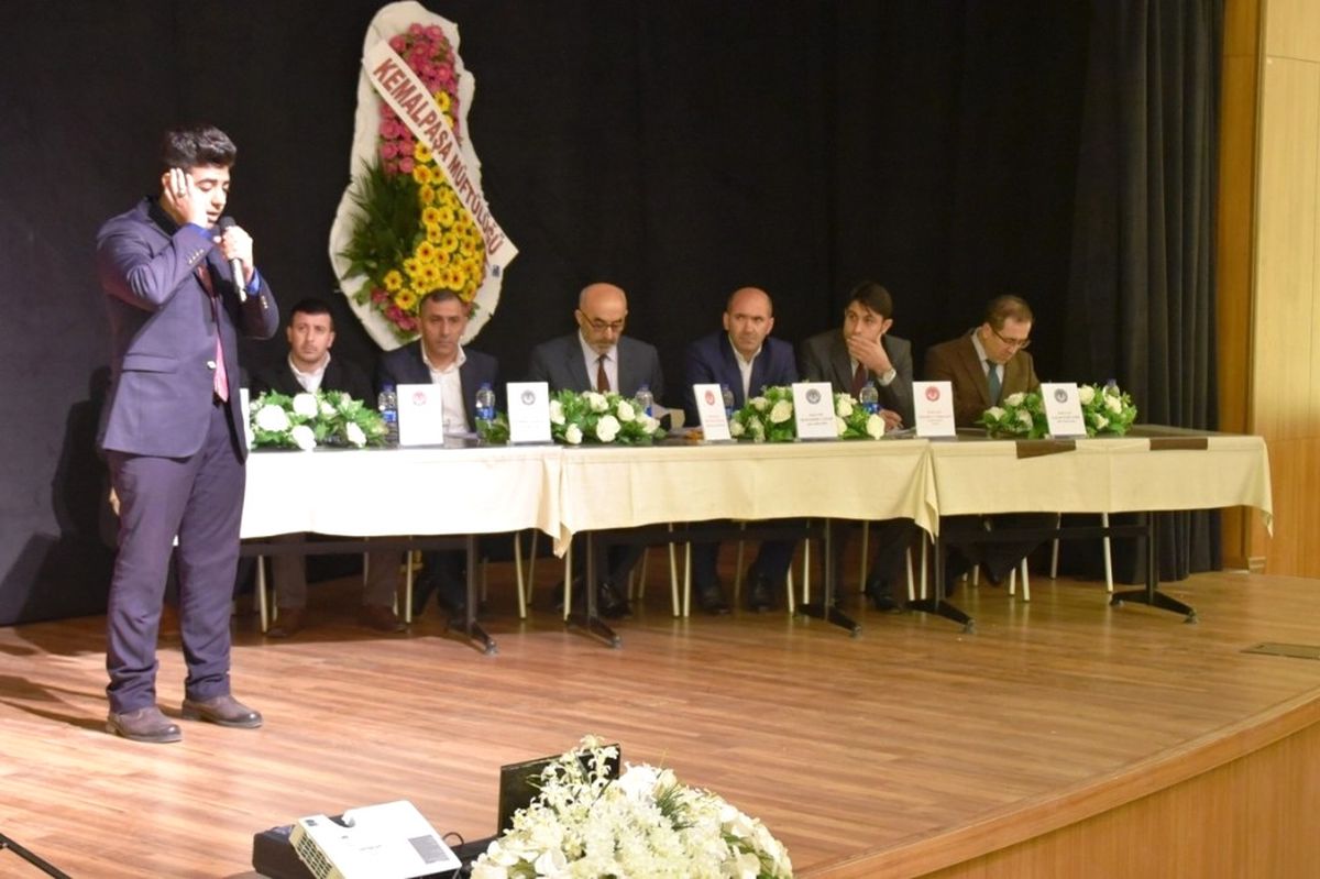 Kemalpaşa\'da Ezan Okuma Yarışması