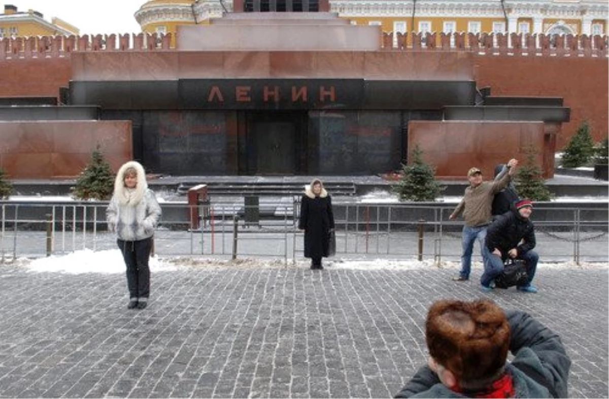 Komünistlerden Rus Kilisesine Tepki: Barbarlığa İzin Vermeyeceğiz