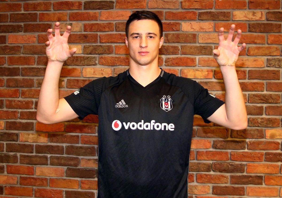 Marcelo\'nun Yokluğunda Gözler Mitrovic\'te