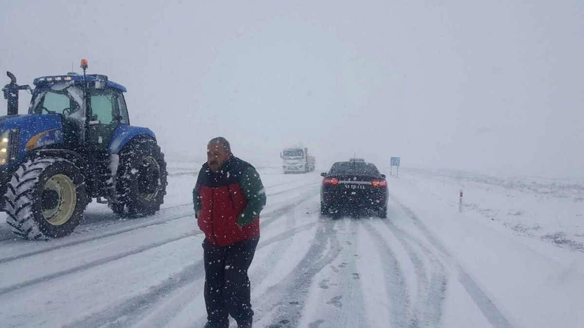 Niğde\'de Kar Yağışı