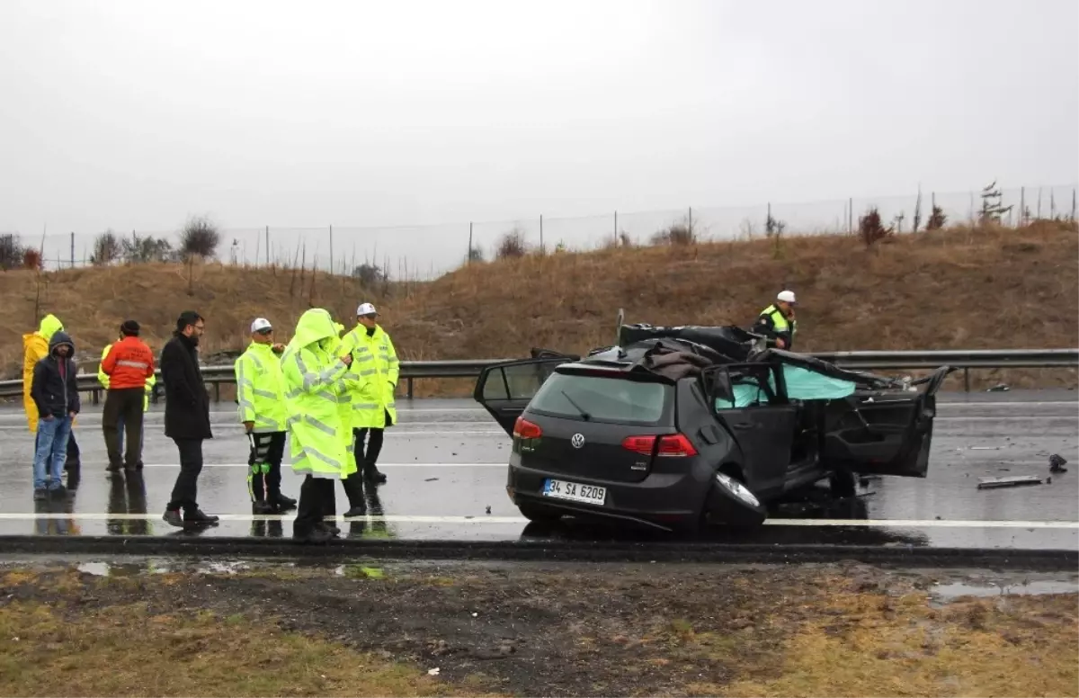 Otomobiliyle Tıra Çarpan Sürücü Son Yolculuğuna Uğurlandı