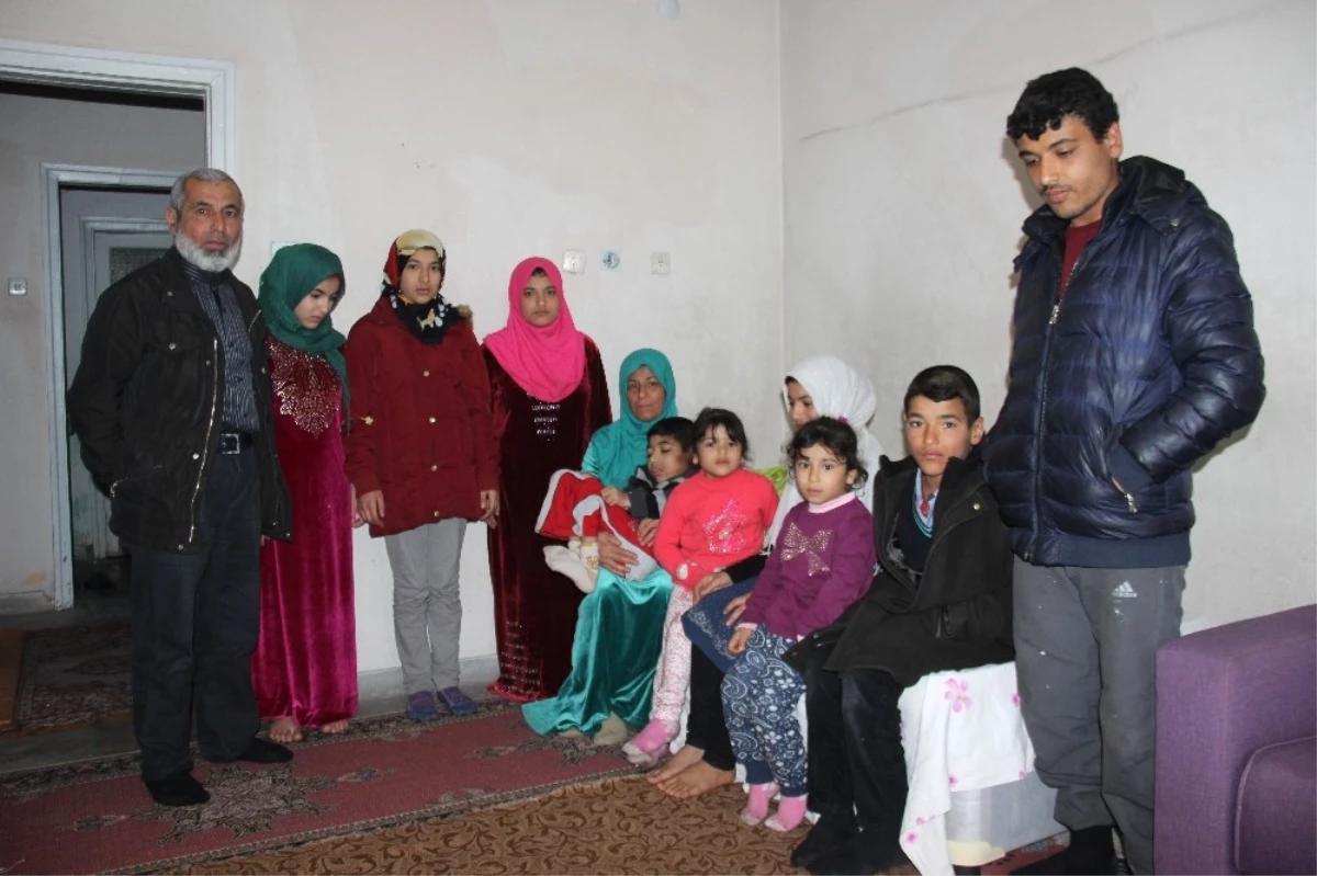 Savaştan Kaçan Türkmen Aile Yardım Eli Uzatılmasını Bekliyor